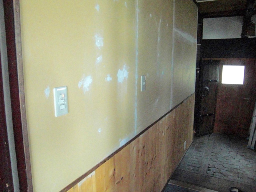 ①玄関大壁　施行前