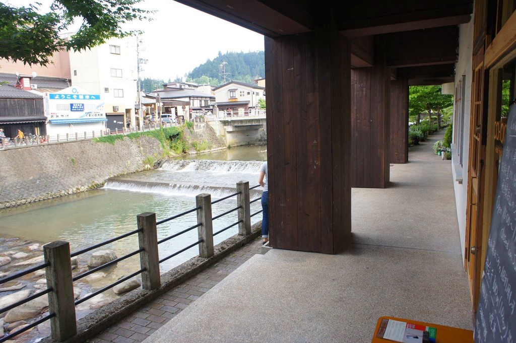 川沿いイメージ