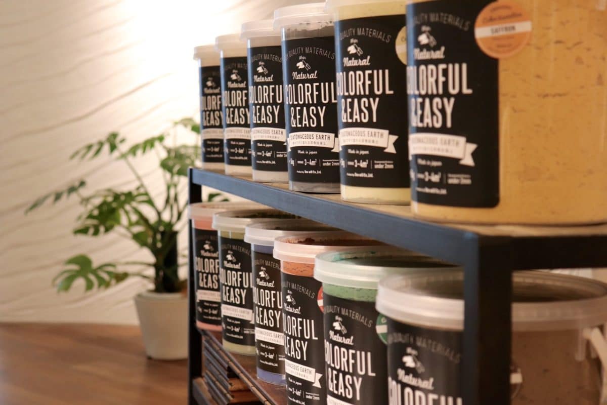 自然由来珪藻土壁材ケイソウくん